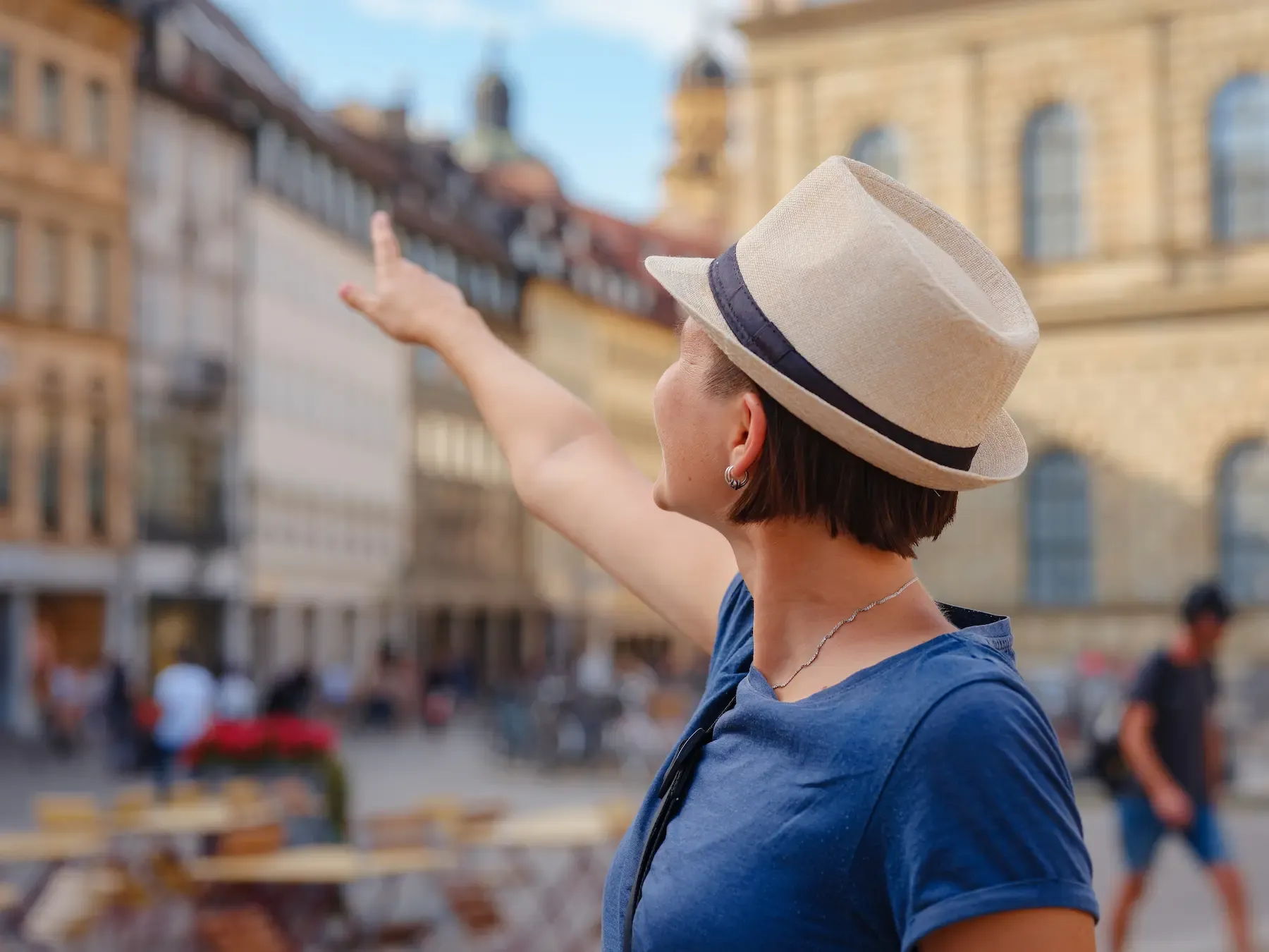 Il Tour Leader: Il Tuo Angelo Custode Durante il Viaggio Il Tour Leader: Il Tuo Angelo Custode Durante il Viaggio