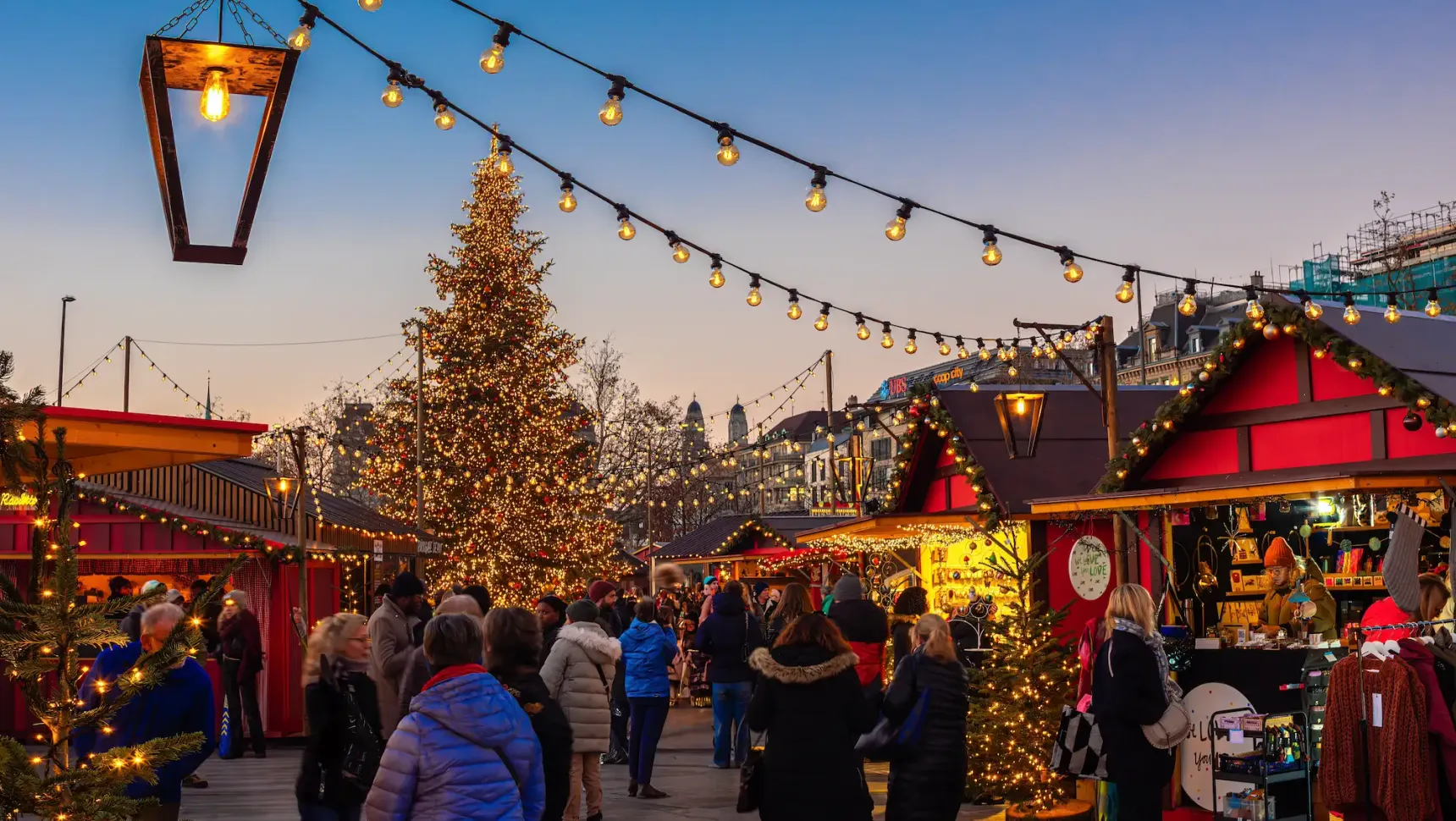 Mercatini di Natale in Italia 2025: Tradizione, Innovazione e Novità per una Festa Unica Mercatini di Natale in Italia 2025: Tradizione, Innovazione e Novità per una Festa Unica
